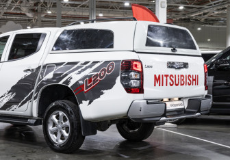 Подержанный автомобиль Mitsubishi L200 2022 года (12 фото)