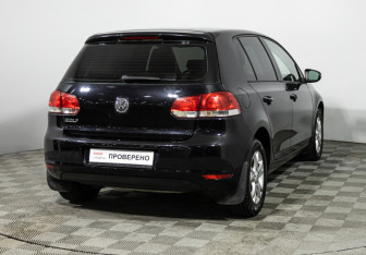 Подержанный автомобиль Volkswagen Golf Hatchback 2010 года (7 фото)