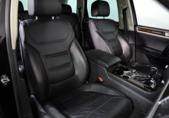 Подержанный автомобиль Volkswagen Touareg 2015 года (24 фото)
