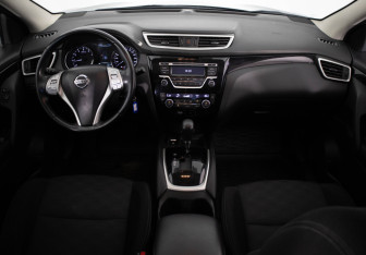 Подержанный автомобиль Nissan Qashqai 2017 года (9 фото)
