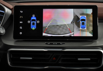 Подержанный автомобиль Geely Coolray 2023 года (18 фото)