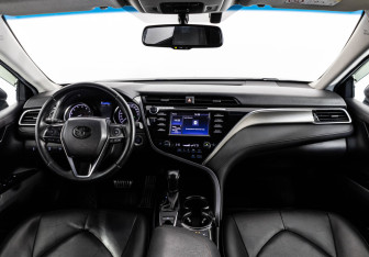 Подержанный автомобиль Toyota Camry Sedan 2020 года (12 фото)