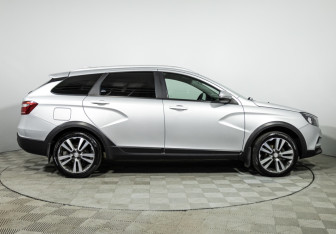 Подержанный автомобиль LADA (ВАЗ) Vesta Wagon 2019 года (4 фото)