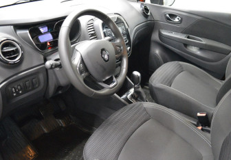 Подержанный автомобиль Renault Kaptur 2018 года (10 фото)