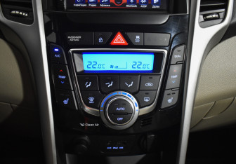 Подержанный автомобиль Hyundai i30 Hatchback 2014 года (16 фото)