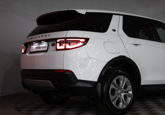 Подержанный автомобиль Land Rover Discovery Sport 2021 года (29 фото)