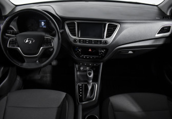Подержанный автомобиль Hyundai Solaris Sedan 2019 года (13 фото)