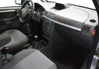 Подержанный автомобиль Opel Meriva 2007 года (12 фото)