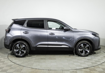 Подержанный автомобиль Chery Tiggo 4 2025 года (4 фото)