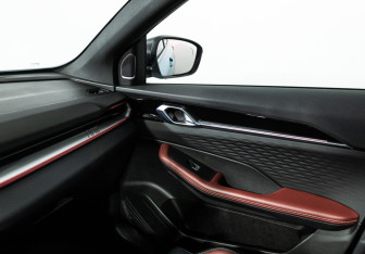 Подержанный автомобиль Geely Coolray 2024 года (17 фото)