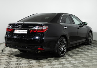 Подержанный автомобиль Toyota Camry Sedan 2016 года (5 фото)