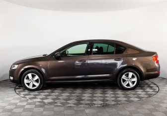 Подержанный автомобиль Skoda Octavia Liftback 2016 года (8 фото)