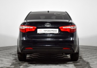 Подержанный автомобиль Kia Rio Sedan 2011 года (6 фото)