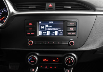 Подержанный автомобиль Kia Rio Sedan 2021 года (14 фото)