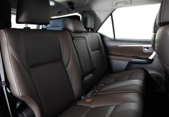 Подержанный автомобиль Toyota Fortuner 2019 года (12 фото)