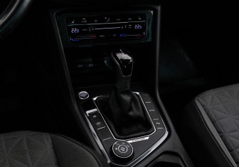Подержанный автомобиль Volkswagen Tiguan 2020 года (13 фото)