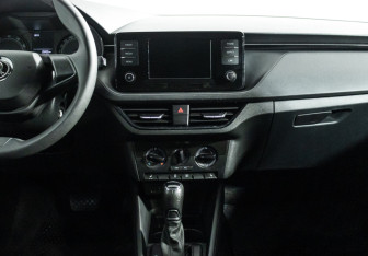 Подержанный автомобиль Skoda Rapid Liftback 2020 года (14 фото)