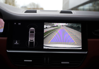 Подержанный автомобиль Porsche Cayenne 2019 года (19 фото)