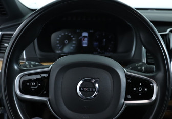 Подержанный автомобиль Volvo XC90 2021 года (18 фото)