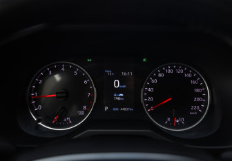 Подержанный автомобиль Toyota RAV4 2022 года (14 фото)