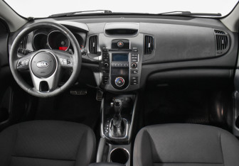 Подержанный автомобиль Kia Cerato Sedan 2011 года (13 фото)