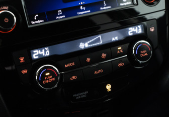 Подержанный автомобиль Nissan X-Trail 2021 года (16 фото)