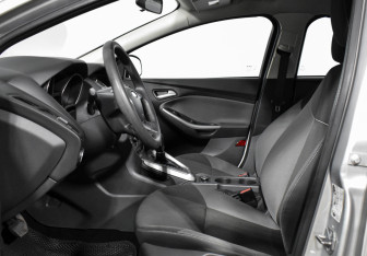 Подержанный автомобиль Ford Focus Sedan 2011 года (10 фото)