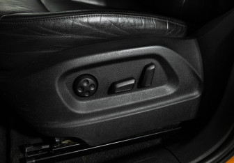 Подержанный автомобиль Audi Q5 2011 года (17 фото)