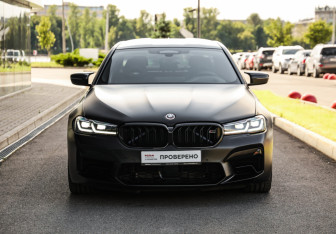 Подержанный автомобиль BMW M5 Sedan 2021 года (5 фото)
