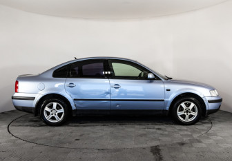 Подержанный автомобиль Volkswagen Passat Sedan 1998 года (4 фото)