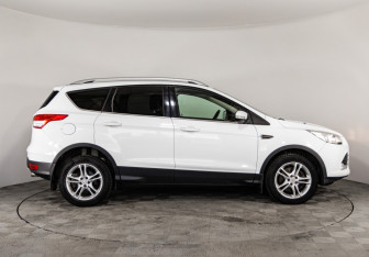 Подержанный автомобиль Ford Kuga 2014 года (4 фото)