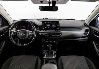 Подержанный автомобиль Kia Seltos 2021 года (10 фото)