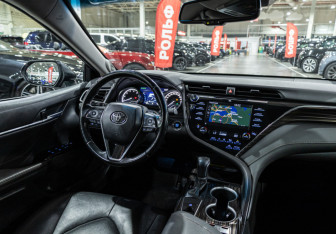 Подержанный автомобиль Toyota Camry Sedan 2020 года (13 фото)