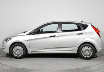 Подержанный автомобиль Hyundai Solaris Hatchback 2015 года (8 фото)