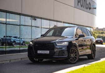 Подержанный автомобиль Audi Q7 2015 года (1 фото)
