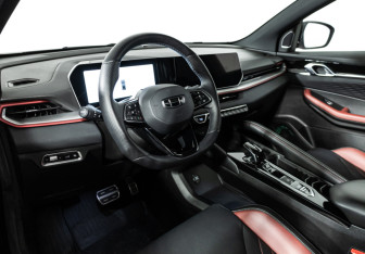 Подержанный автомобиль Geely Coolray 2023 года (11 фото)