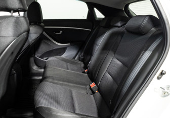 Подержанный автомобиль Hyundai i30 Hatchback 2013 года (10 фото)