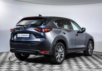 Подержанный автомобиль Mazda CX-5 2021 года (5 фото)