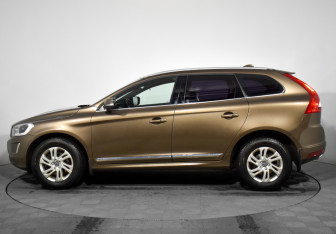 Подержанный автомобиль Volvo XC60 2017 года (8 фото)