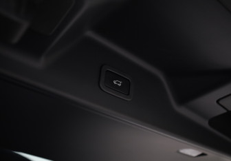 Подержанный автомобиль Land Rover Range Rover 2020 года (40 фото)