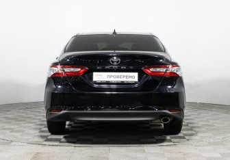 Подержанный автомобиль Toyota Camry Sedan 2020 года (6 фото)