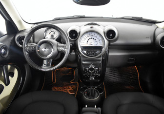 Подержанный автомобиль MINI Countryman 2012 года (27 фото)