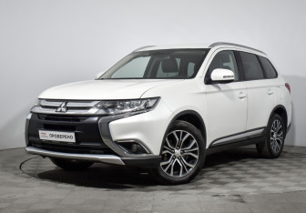 Подержанный автомобиль Mitsubishi Outlander 2017 года (1 фото)