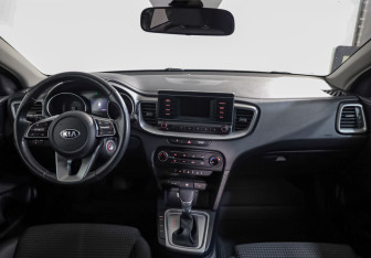 Подержанный автомобиль Kia Ceed Hatchback 2020 года (9 фото)