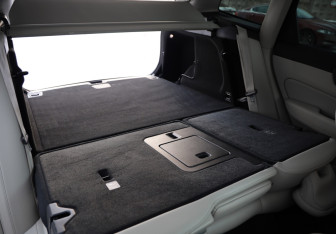 Подержанный автомобиль Volvo XC60 2021 года (28 фото)