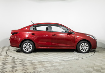 Подержанный автомобиль Kia Rio Sedan 2018 года (4 фото)