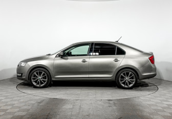Подержанный автомобиль Skoda Rapid Liftback 2019 года (8 фото)