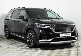 Подержанный автомобиль Kia Carnival 2022 года (3 фото)