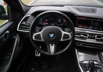 Подержанный автомобиль BMW X6 2020 года (9 фото)