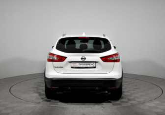 Подержанный автомобиль Nissan Qashqai 2018 года (7 фото)